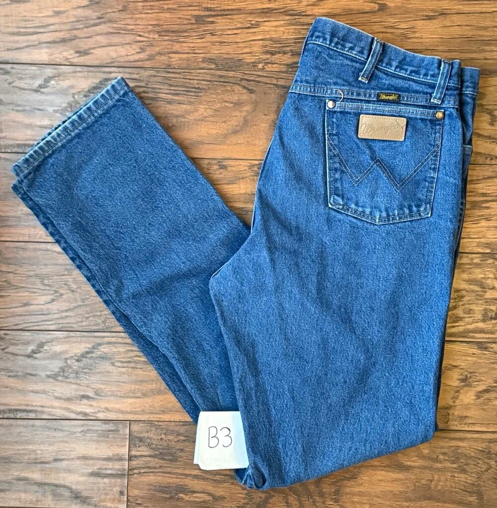 Vintage Wrangler 13MWZ Cowboy Cut Jeans Made Mexico USA Fabric Blue Denim 40x36